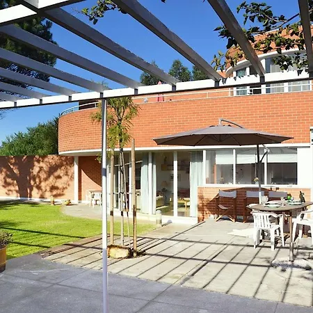 Eldeia A Wonderful 4 Bedroom A Short Stroll To The Beach Gæstehus *