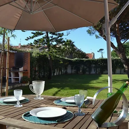 Gæstehus Eldeia A Wonderful 4 Bedroom A Short Stroll To The Beach Esmoriz