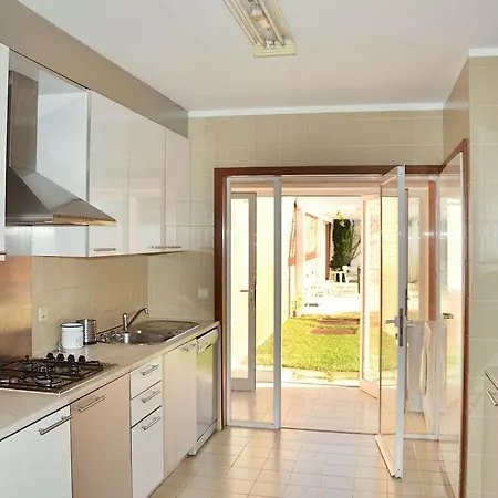 Eldeia A Wonderful 4 Bedroom A Short Stroll To The Beach Esmoriz