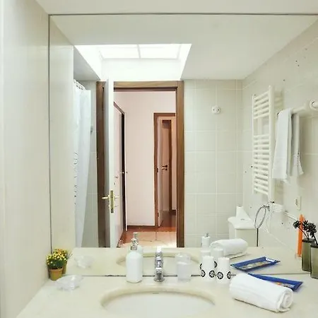 Eldeia A Wonderful 4 Bedroom A Short Stroll To The Beach Gæstehus Esmoriz