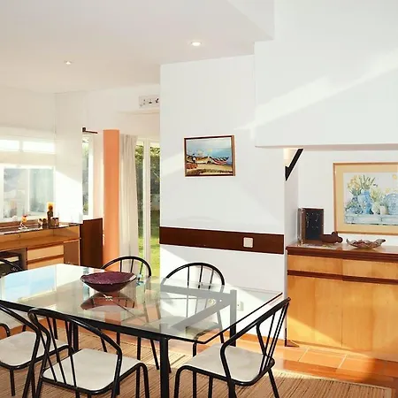 Eldeia A Wonderful 4 Bedroom A Short Stroll To The Beach Gæstehus *